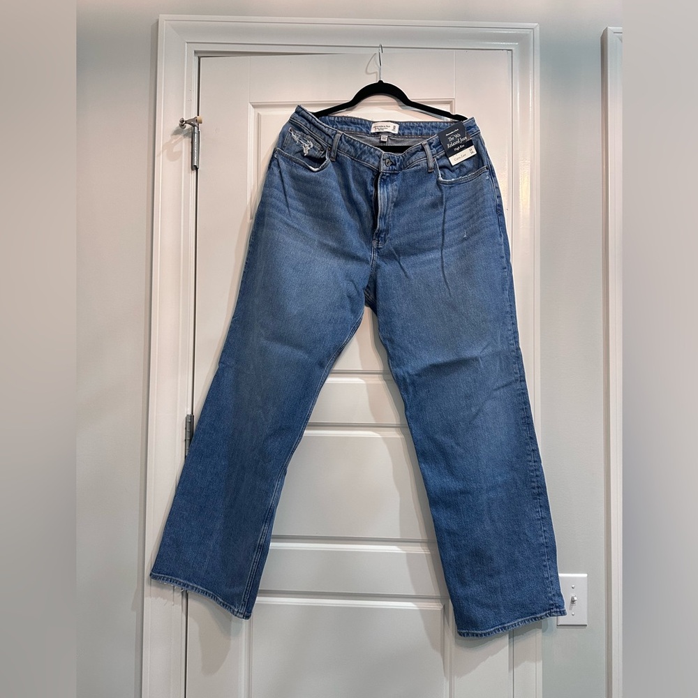 Abercrombie & Fitch Curve Love 90’s Relaxed jean size 33 16Long